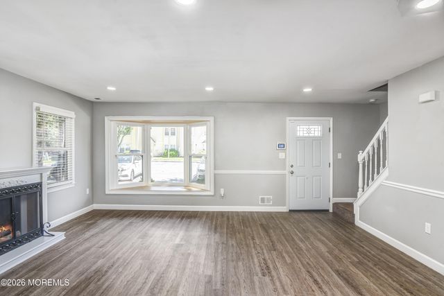 8 Colonial Court, Jackson, NJ 08527