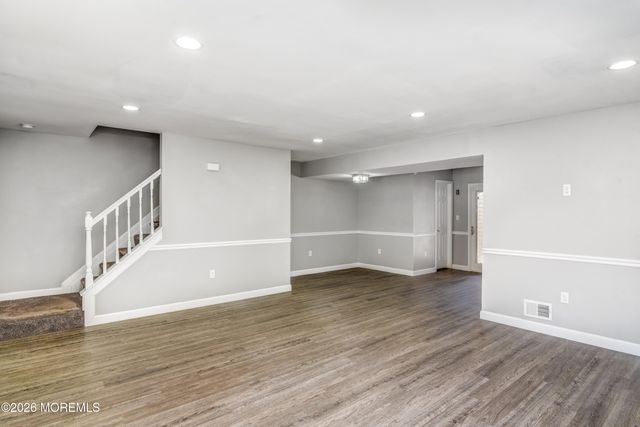 8 Colonial Court, Jackson, NJ 08527