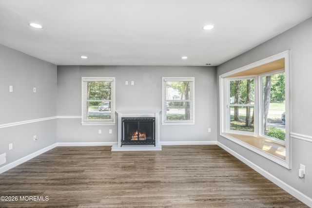 8 Colonial Court, Jackson, NJ 08527