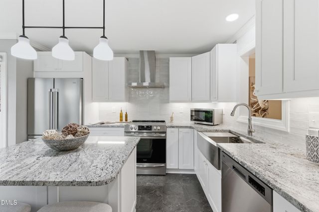 7523 Wellesley Park S, Raleigh, NC 27615