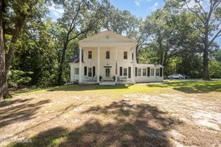 900 Beaman Street, Clinton, NC 28328