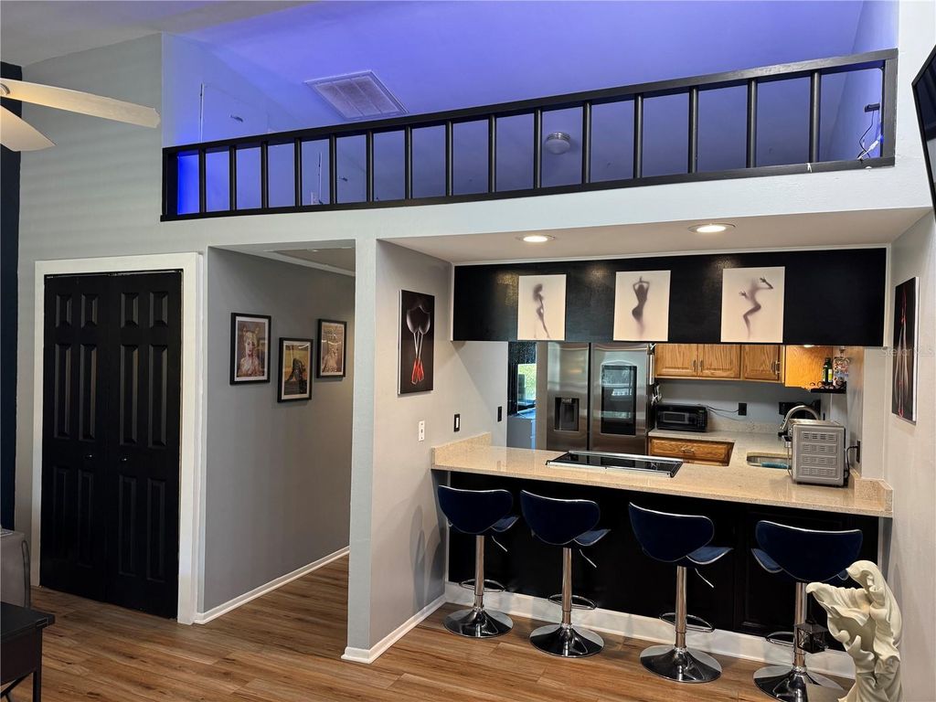 Image 8 of property listing at 1775 CUPECOY CIRCLE 4, Lutz, FL 33558