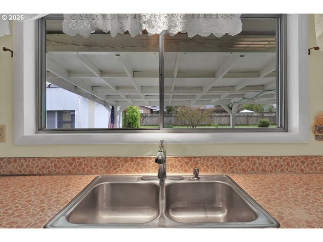 117 ALLEN Ave, Springfield, OR 97477