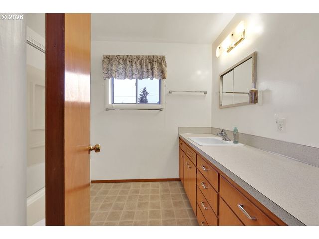 117 ALLEN Ave, Springfield, OR 97477