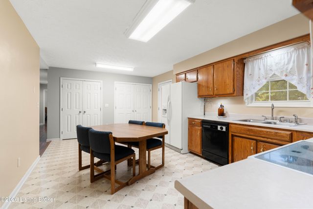 241 Emma Ct, Mt Washington, KY 40047