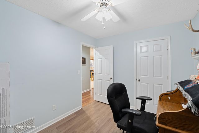 241 Emma Ct, Mt Washington, KY 40047