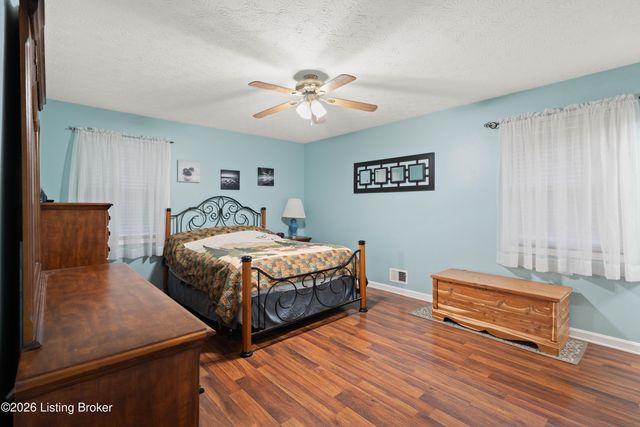 241 Emma Ct, Mt Washington, KY 40047