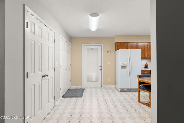 241 Emma Ct, Mt Washington, KY 40047