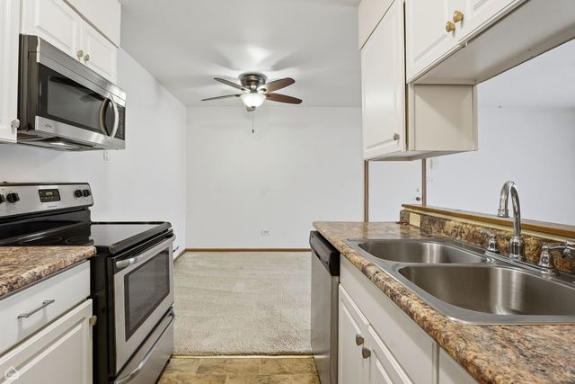 627 Virginia Road 112, Crystal Lake, IL 60014