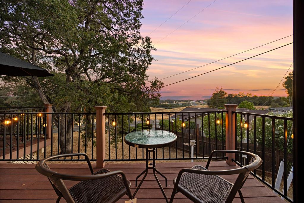 3980 Rustic Rd, Cameron Park, CA 95682