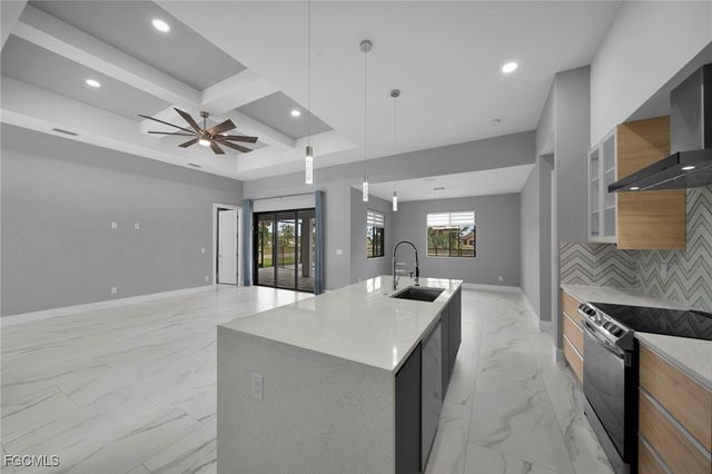 1201 SW 8th PL, Cape Coral, FL 33991