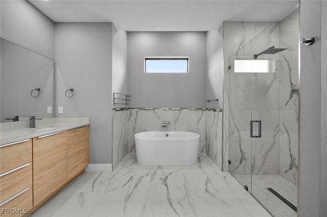 1201 SW 8th PL, Cape Coral, FL 33991