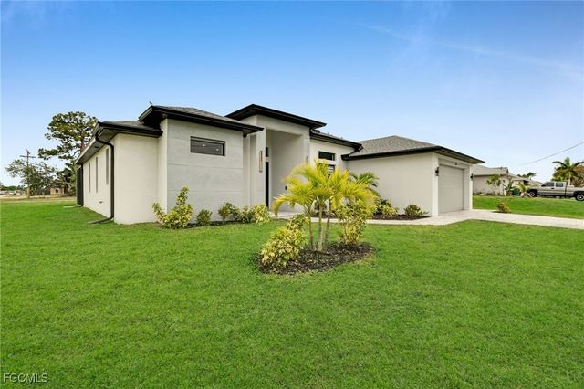 1201 SW 8th PL, Cape Coral, FL 33991