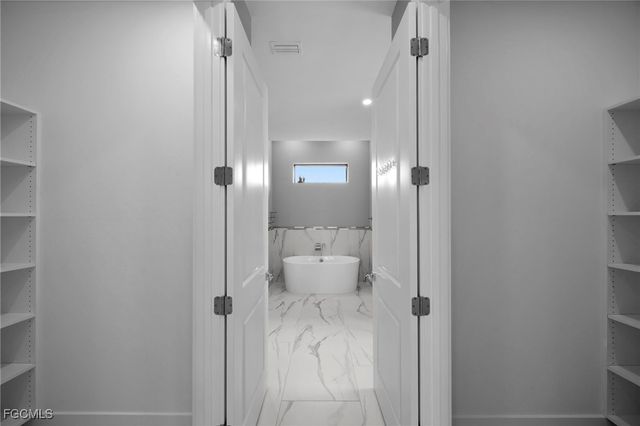 1201 SW 8th PL, Cape Coral, FL 33991