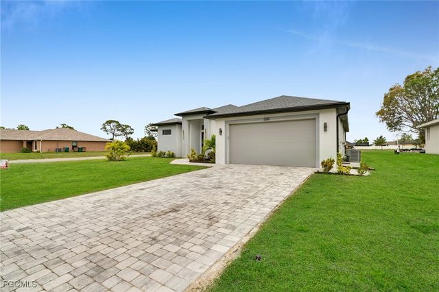 1201 SW 8th PL, Cape Coral, FL 33991