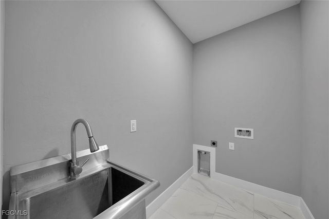 1201 SW 8th PL, Cape Coral, FL 33991