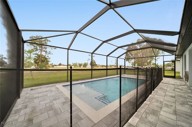 1201 SW 8th PL, Cape Coral, FL 33991