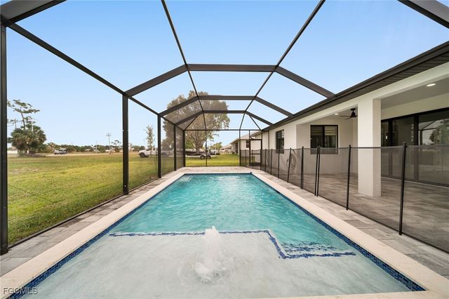 1201 SW 8th PL, Cape Coral, FL 33991