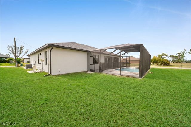 1201 SW 8th PL, Cape Coral, FL 33991