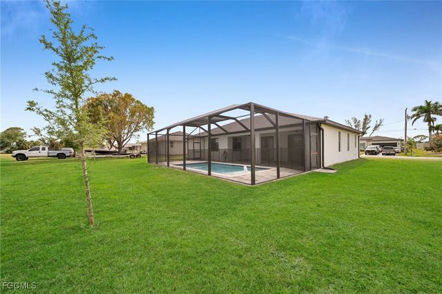 1201 SW 8th PL, Cape Coral, FL 33991