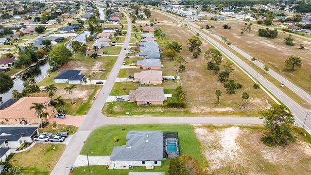 1201 SW 8th PL, Cape Coral, FL 33991