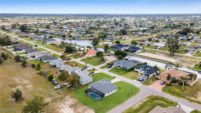 1201 SW 8th PL, Cape Coral, FL 33991