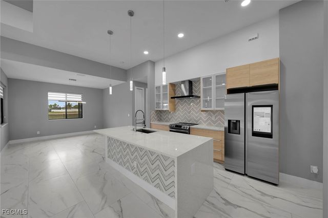 1201 SW 8th PL, Cape Coral, FL 33991