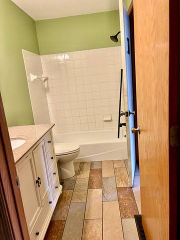 5187 Heath Avenue N, Oakdale, MN 55128