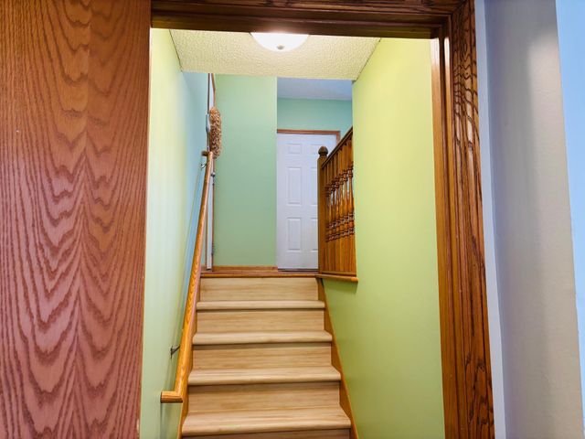 5187 Heath Avenue N, Oakdale, MN 55128