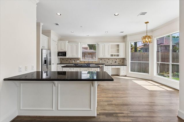 1110 Anderson Street, Bellaire, TX 77401