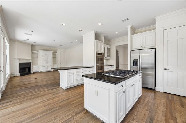 1110 Anderson Street, Bellaire, TX 77401