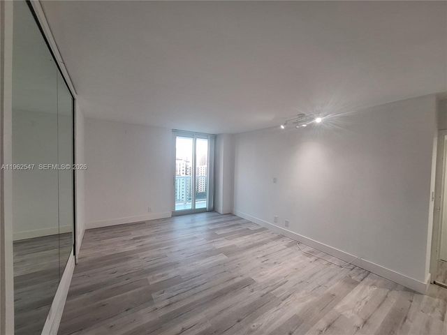 100 Bayview Dr 2028, Sunny Isles Beach, FL 33160