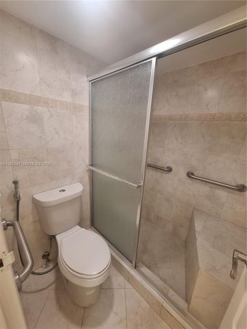 100 Bayview Dr 2028, Sunny Isles Beach, FL 33160