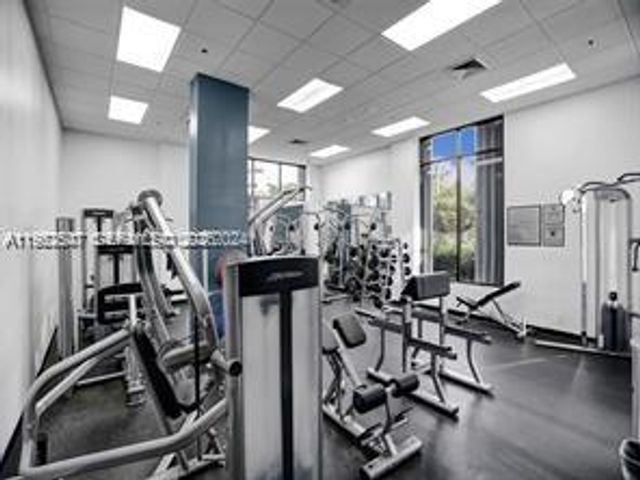 100 Bayview Dr 2028, Sunny Isles Beach, FL 33160