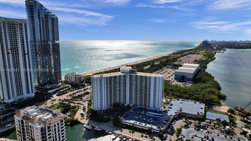 100 Bayview Dr 2028, Sunny Isles Beach, FL 33160