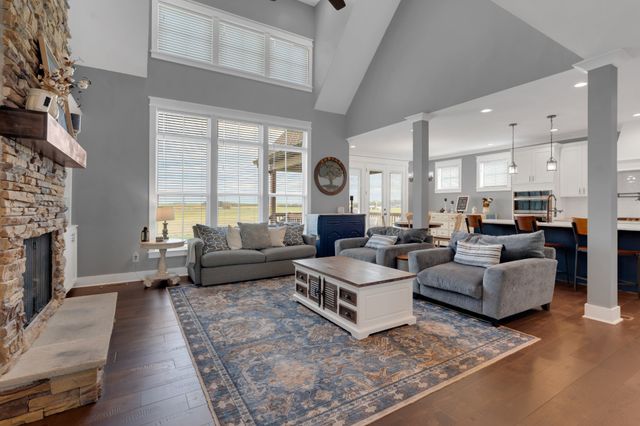 260 Lookout Dr, Winchester, TN 37398