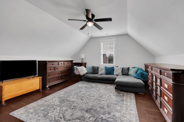 260 Lookout Dr, Winchester, TN 37398