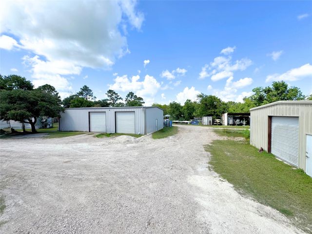 2052 County Road 540, Alvin, TX 77511