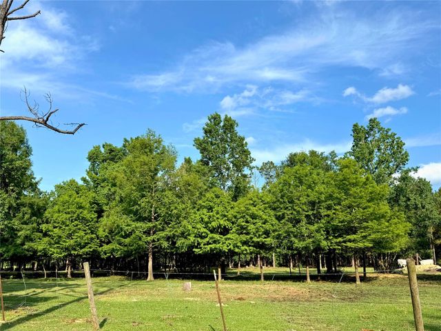 2052 County Road 540, Alvin, TX 77511