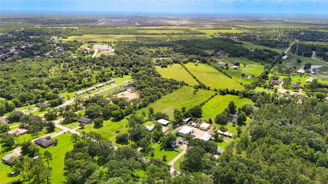 2052 County Road 540, Alvin, TX 77511