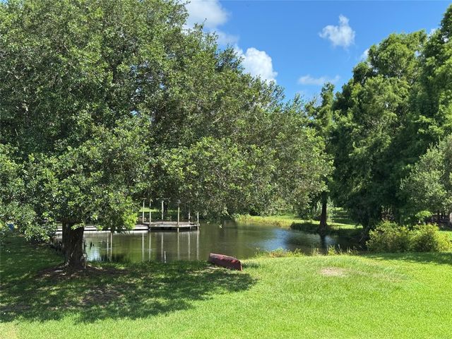 2052 County Road 540, Alvin, TX 77511