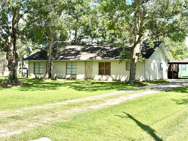 2052 County Road 540, Alvin, TX 77511