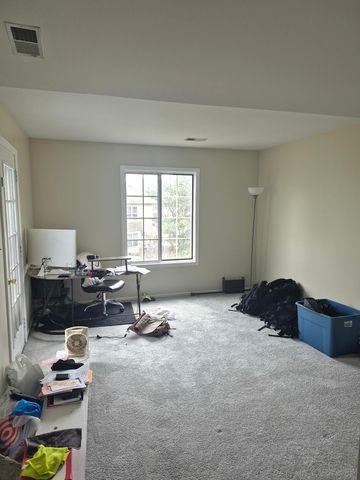 1721 Chesapeake Lane 2, Schaumburg, IL 60193