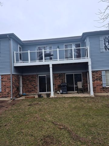 1721 Chesapeake Lane 2, Schaumburg, IL 60193