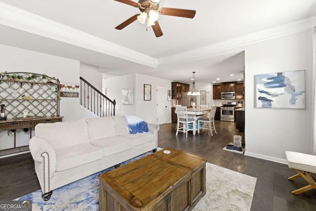 5821 Park Point, Flowery Branch, GA 30542