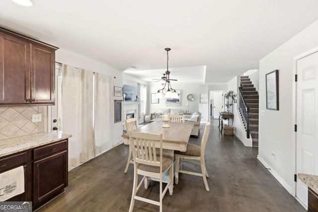 5821 Park Point, Flowery Branch, GA 30542