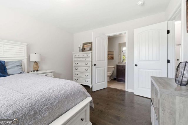 5821 Park Point, Flowery Branch, GA 30542