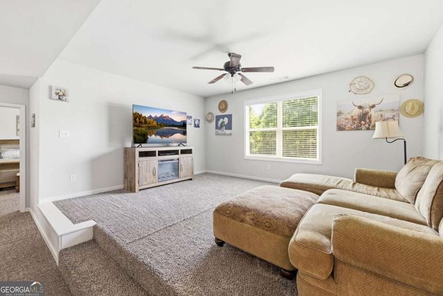 5821 Park Point, Flowery Branch, GA 30542