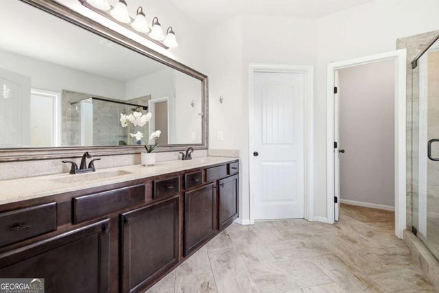 5821 Park Point, Flowery Branch, GA 30542