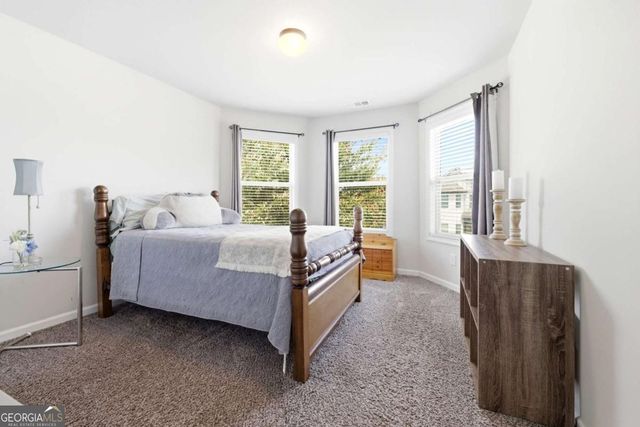 5821 Park Point, Flowery Branch, GA 30542